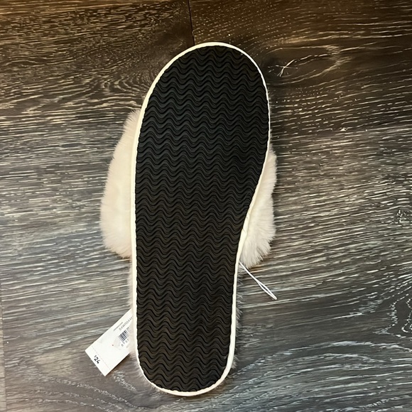 Brand New White Joe Fresh slippers NWT - Picture 3 of 4